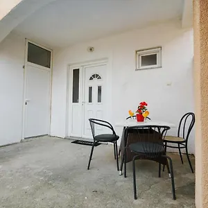 Apartament Sara, Radovin